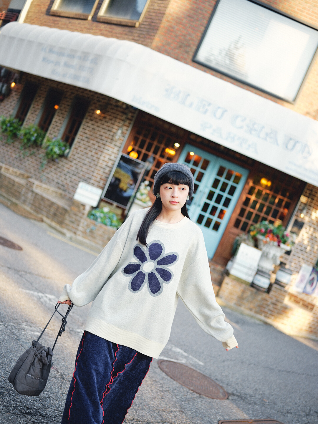 (限量)花園畫廊！花卉針織毛衣(兩色-灰)