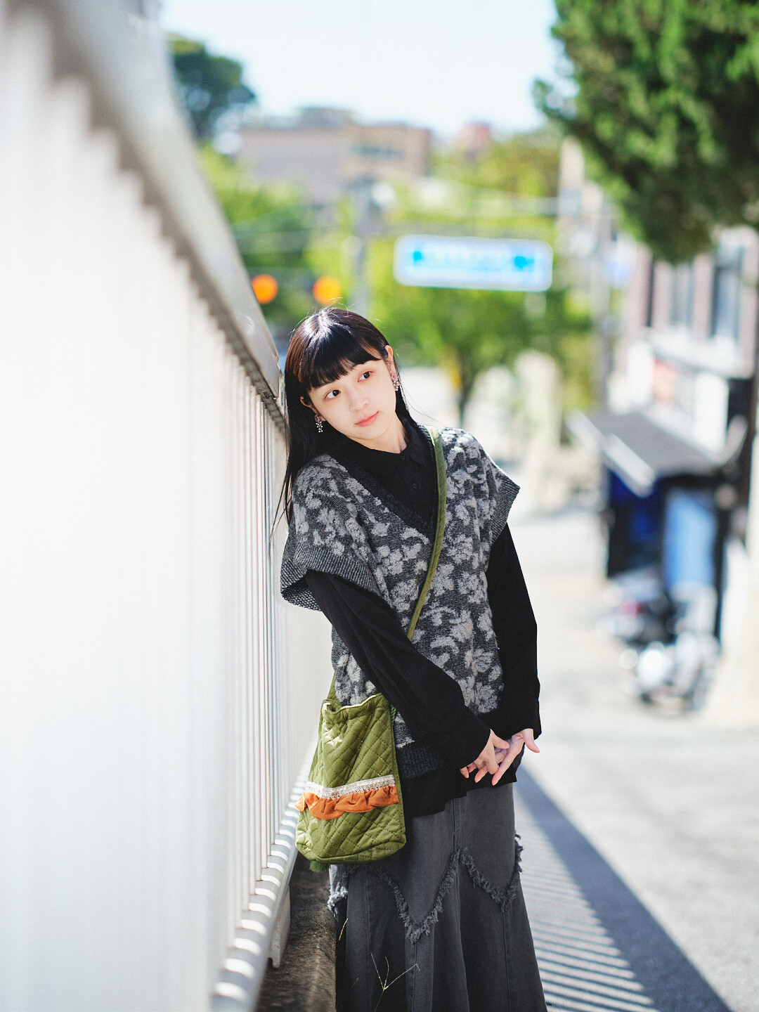 (預購)向陽之隙！緹花設計針織背心(三色-木炭灰)