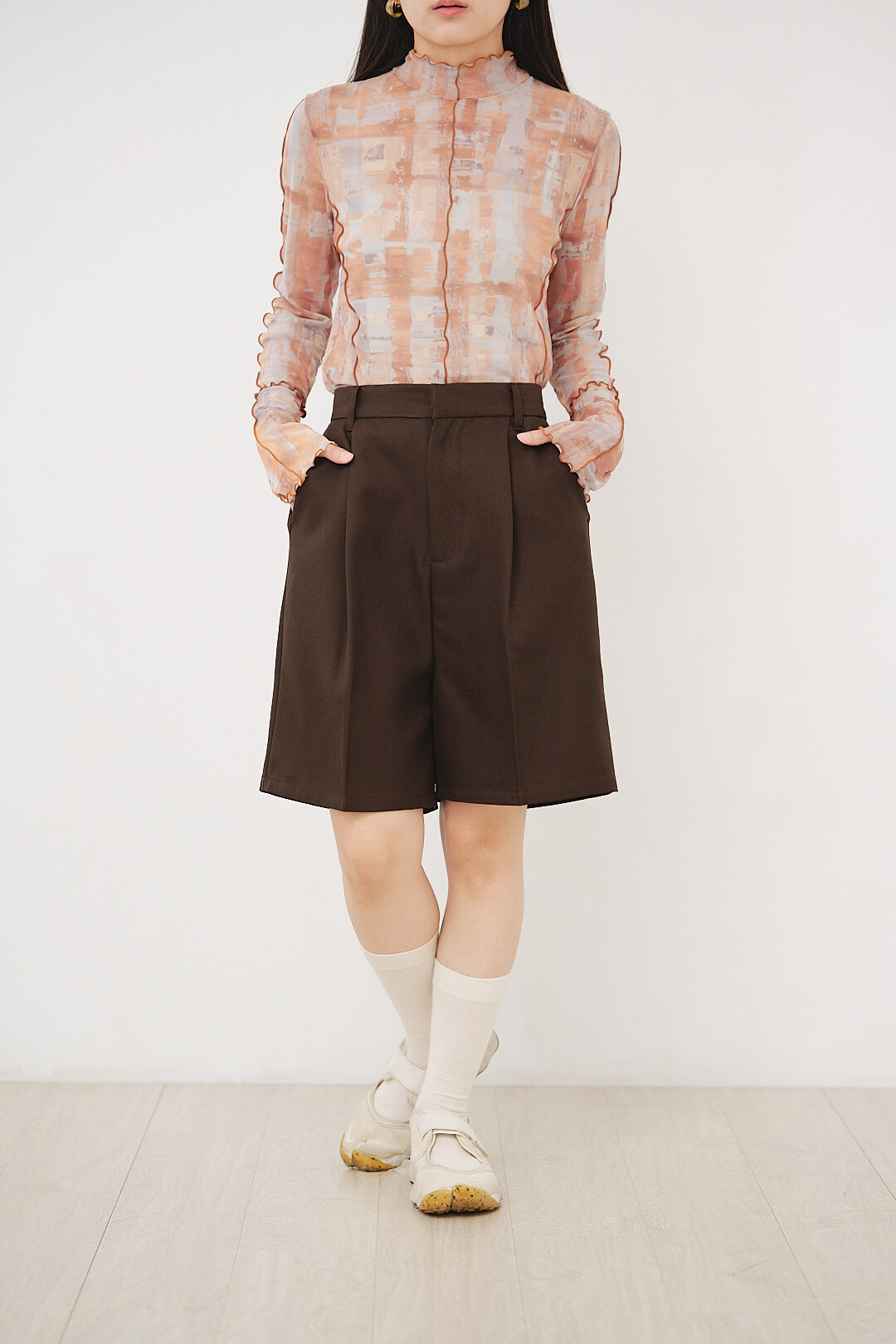 時光沉靜隅！壓褶五分褲(兩色-茶棕)