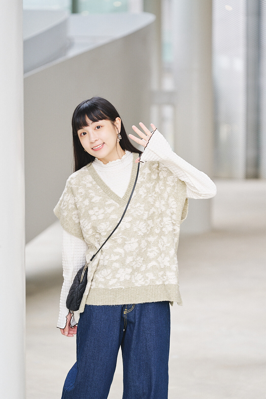 向陽之隙！緹花設計針織背心(三色-淺橄欖)