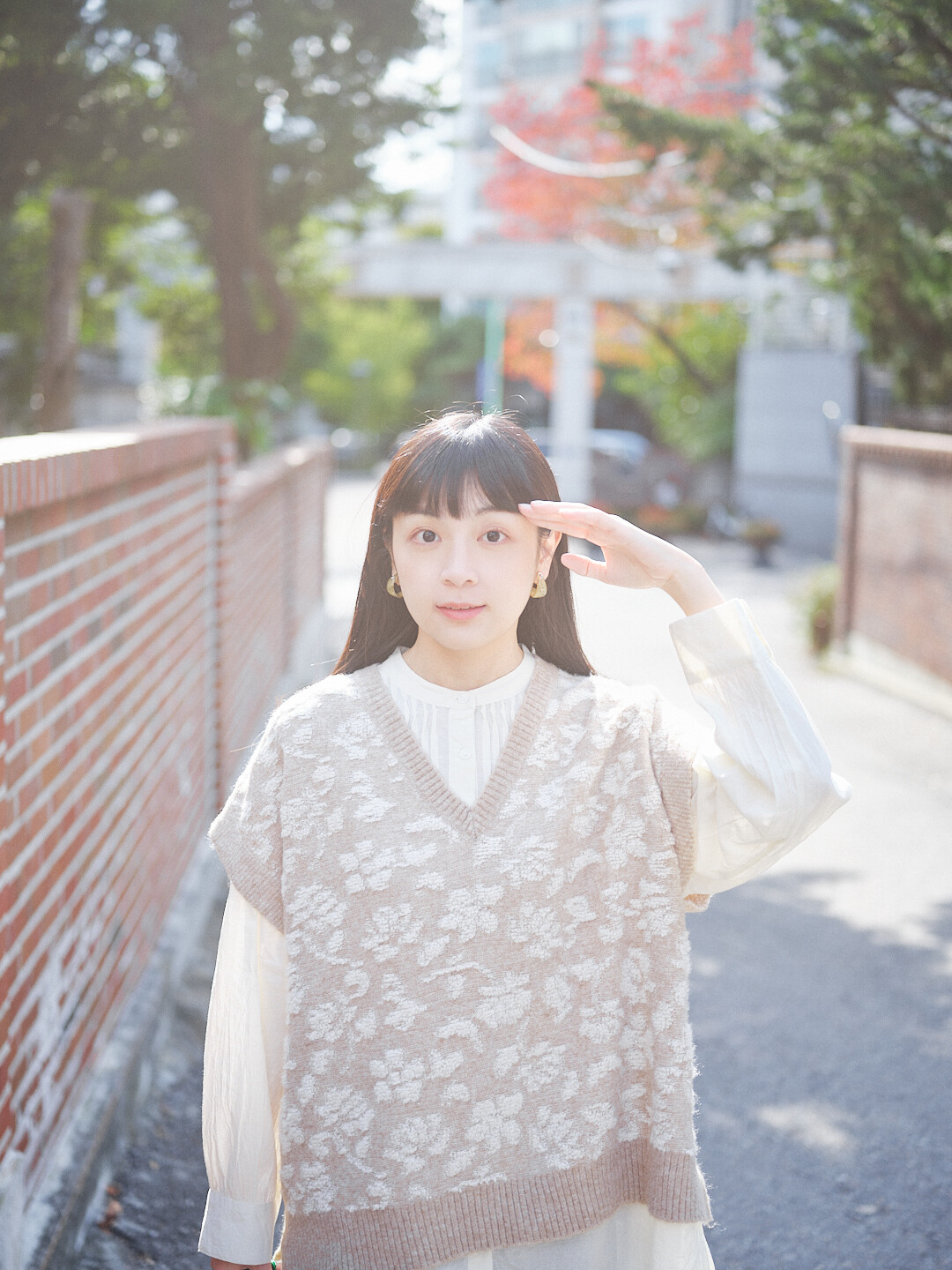 向陽之隙！緹花設計針織背心(三色-暖米)