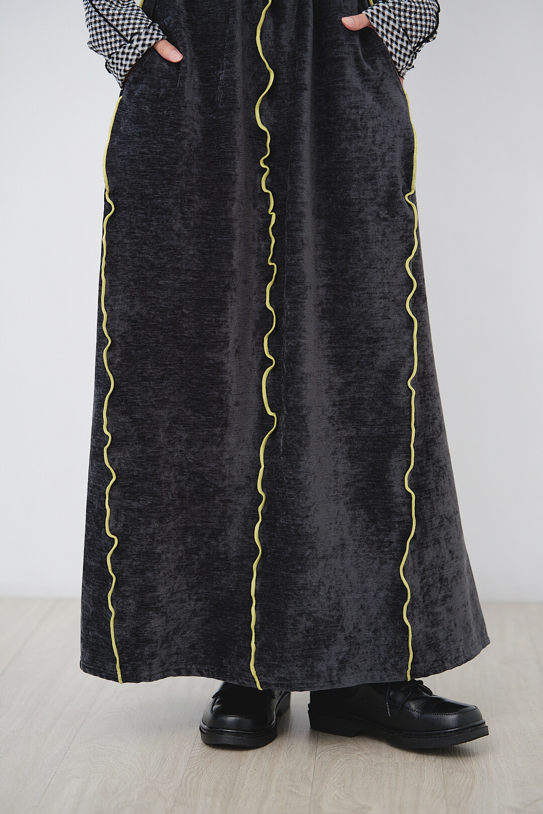 (限量)詩意時光軸！竹節絨荷葉邊裙(三色-灰黑)