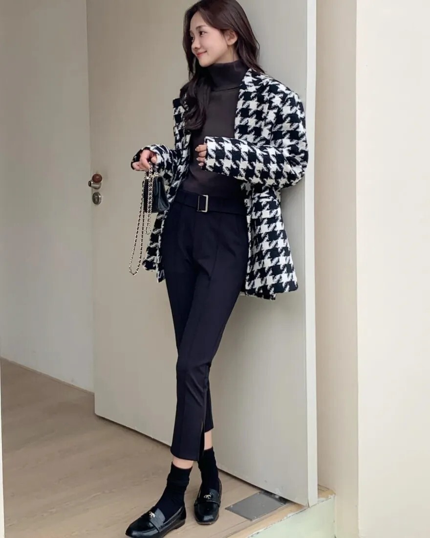 經典黑附腰帶下擺開衩造型七分西裝褲-S-M (Elegant & Love)