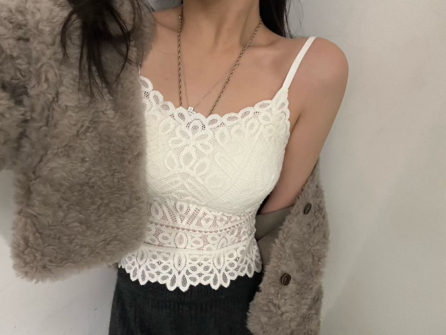 吊帶花瓣蕾絲bra內搭背心