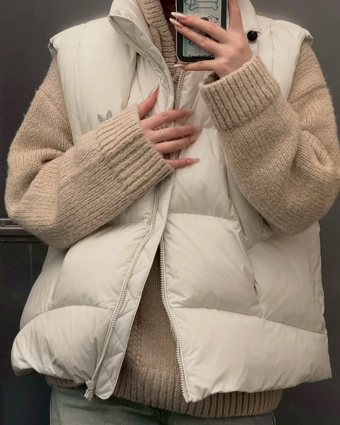 ADIDAS 針織連帽毛衣 卡其 灰色 羽絨背心 上衣 金屬LOGO 三葉草