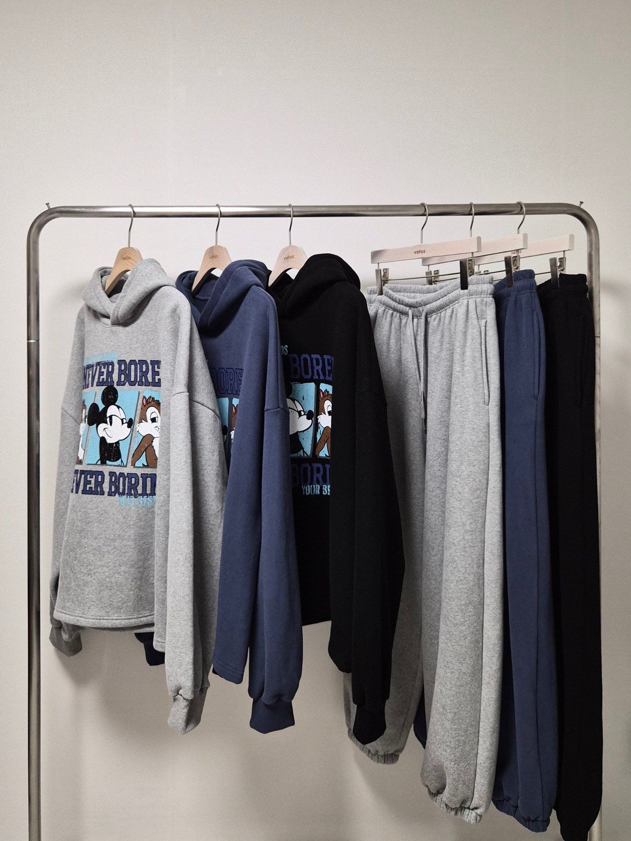 卡通圖案英文字連帽衛衣 Votus-188T