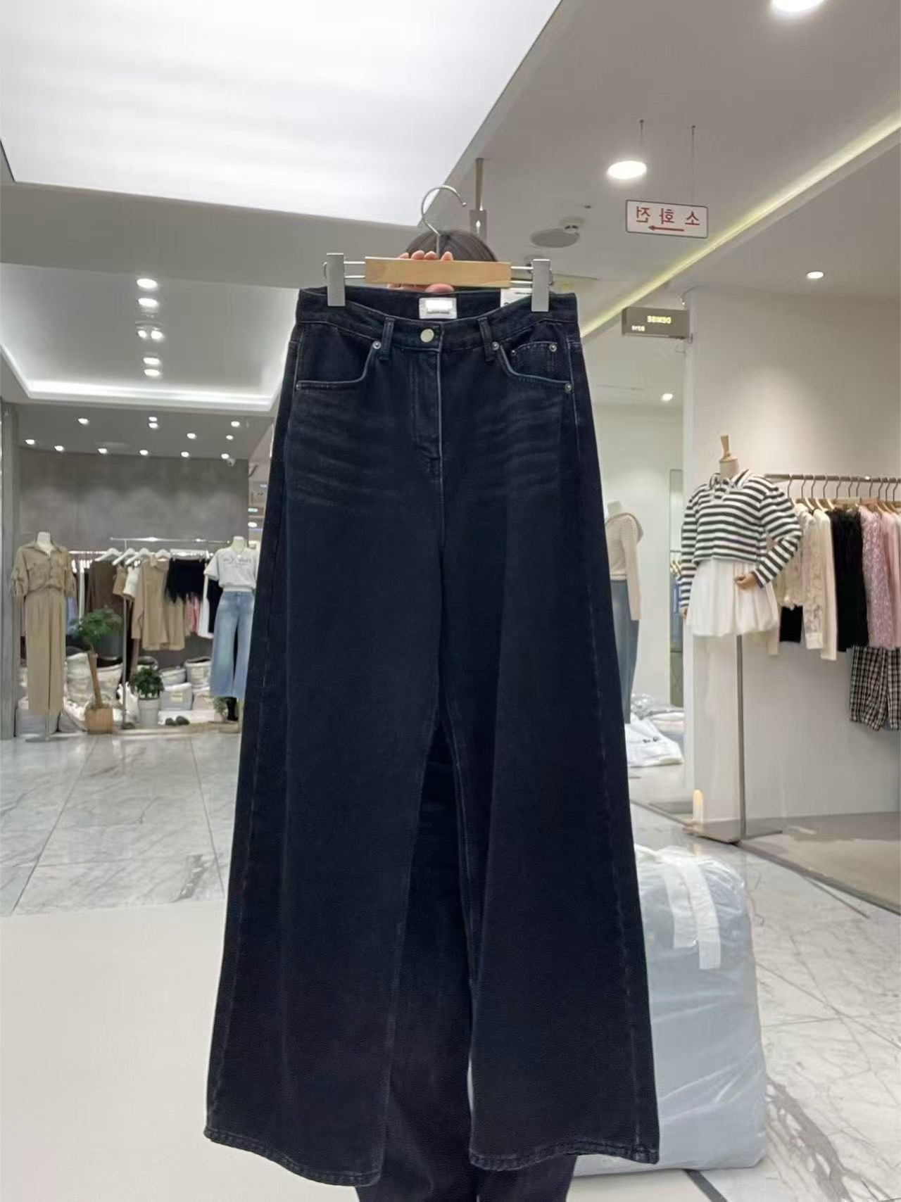 PI1208 加絨闊牛仔褲BlueBlack