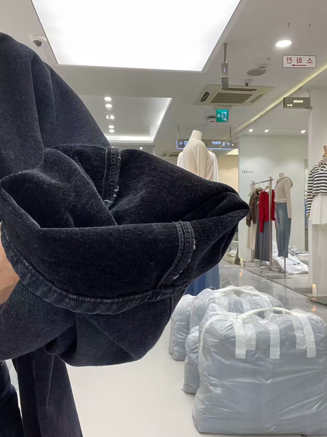 PI1208 加絨闊牛仔褲BlueBlack