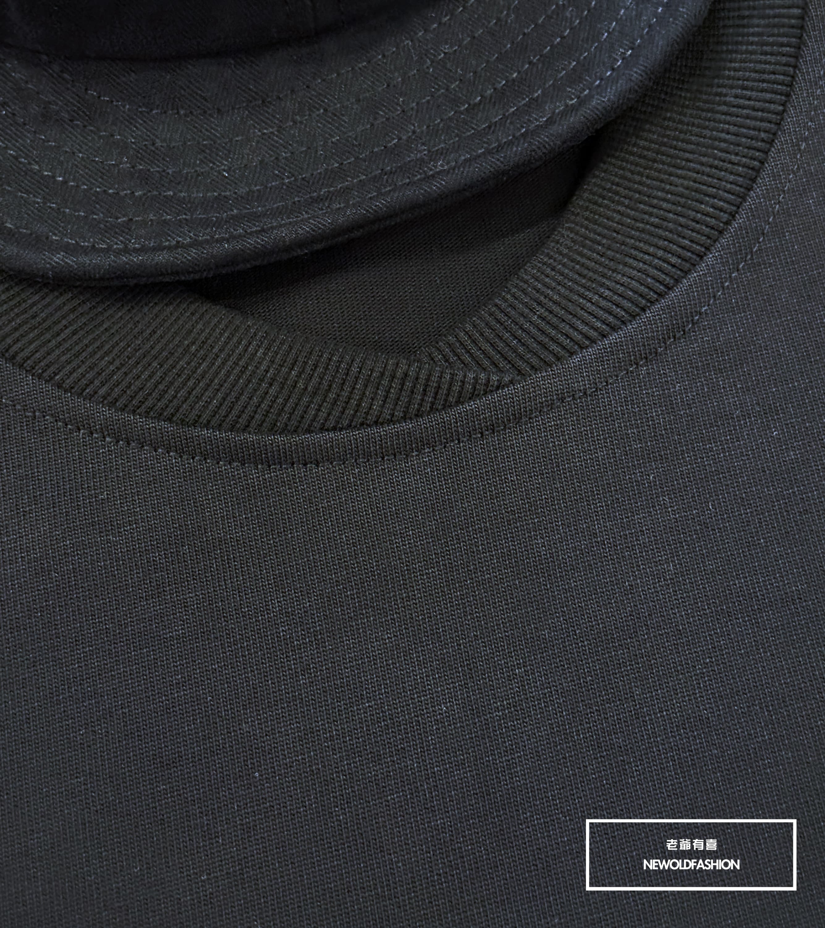 『新品上市』重磅交叉領車線大學T(NOF2510D902)-黑