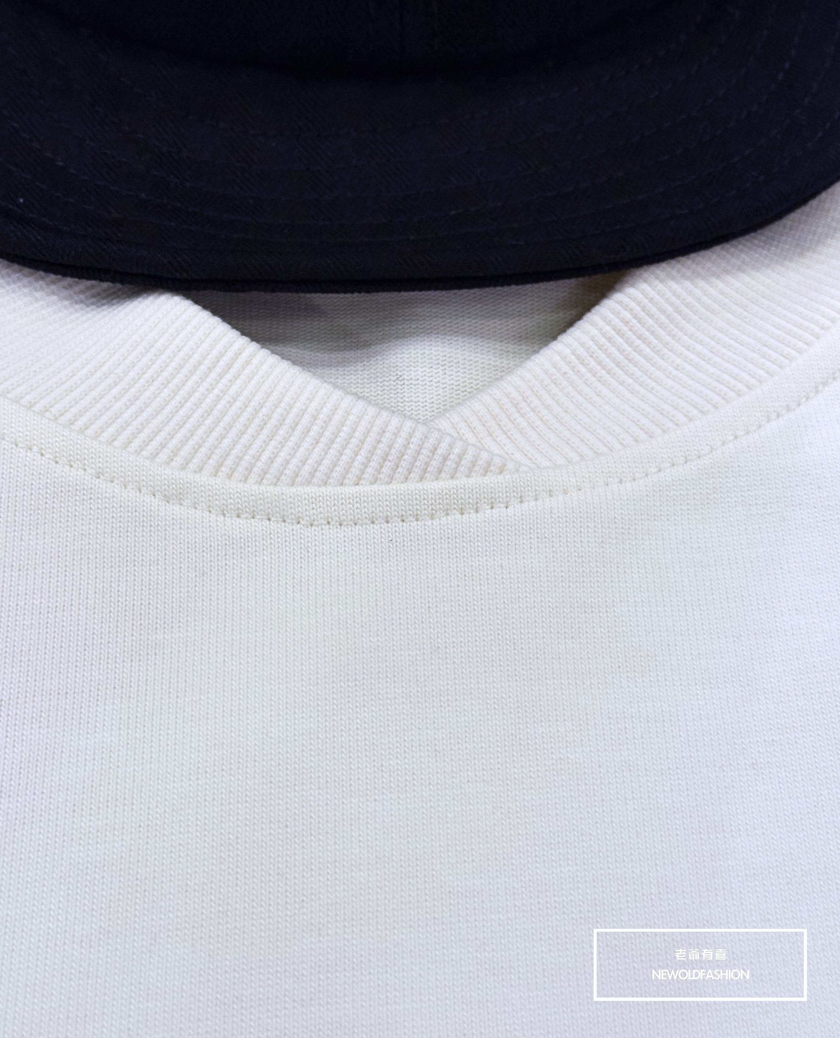 『新品上市』重磅交叉領車線大學T(NOF2510D902)-米