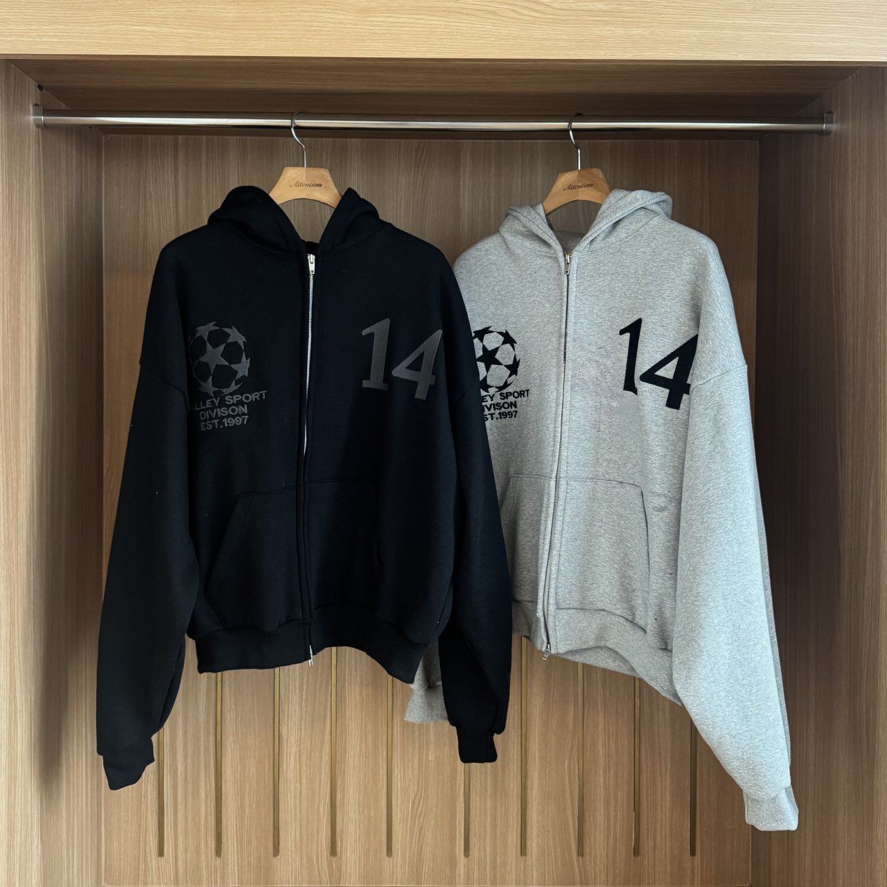 英文字圖案連帽拉鍊外套 BY-461JK