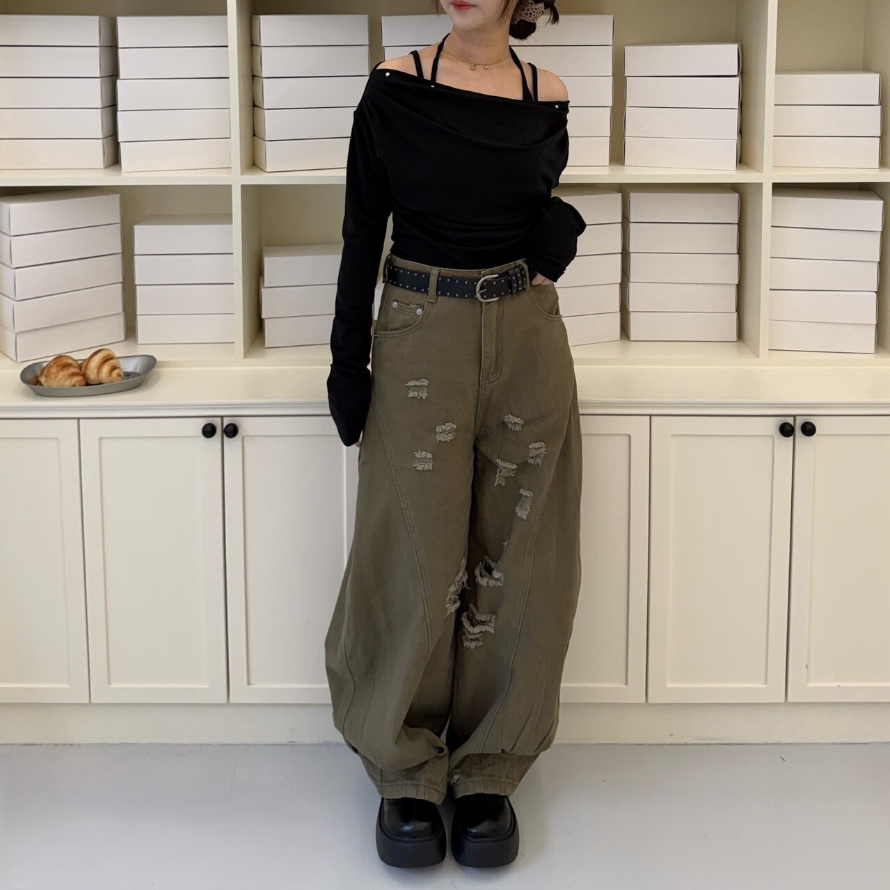 逆往悸動 刷破感牛仔彎刀褲