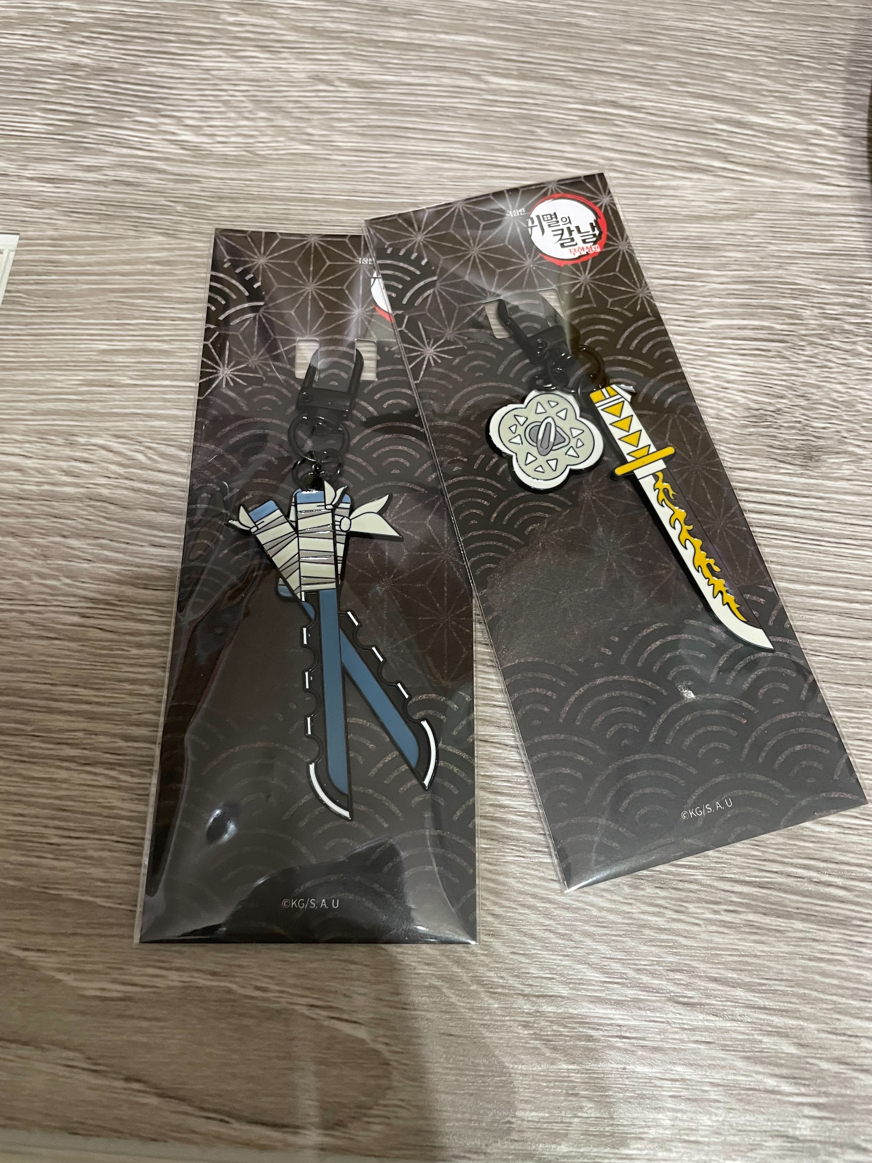 【OWN】鬼滅之刃 韓國限定 電影 電影院周邊 韓國 日輪刀 吊飾 吊牌 配件