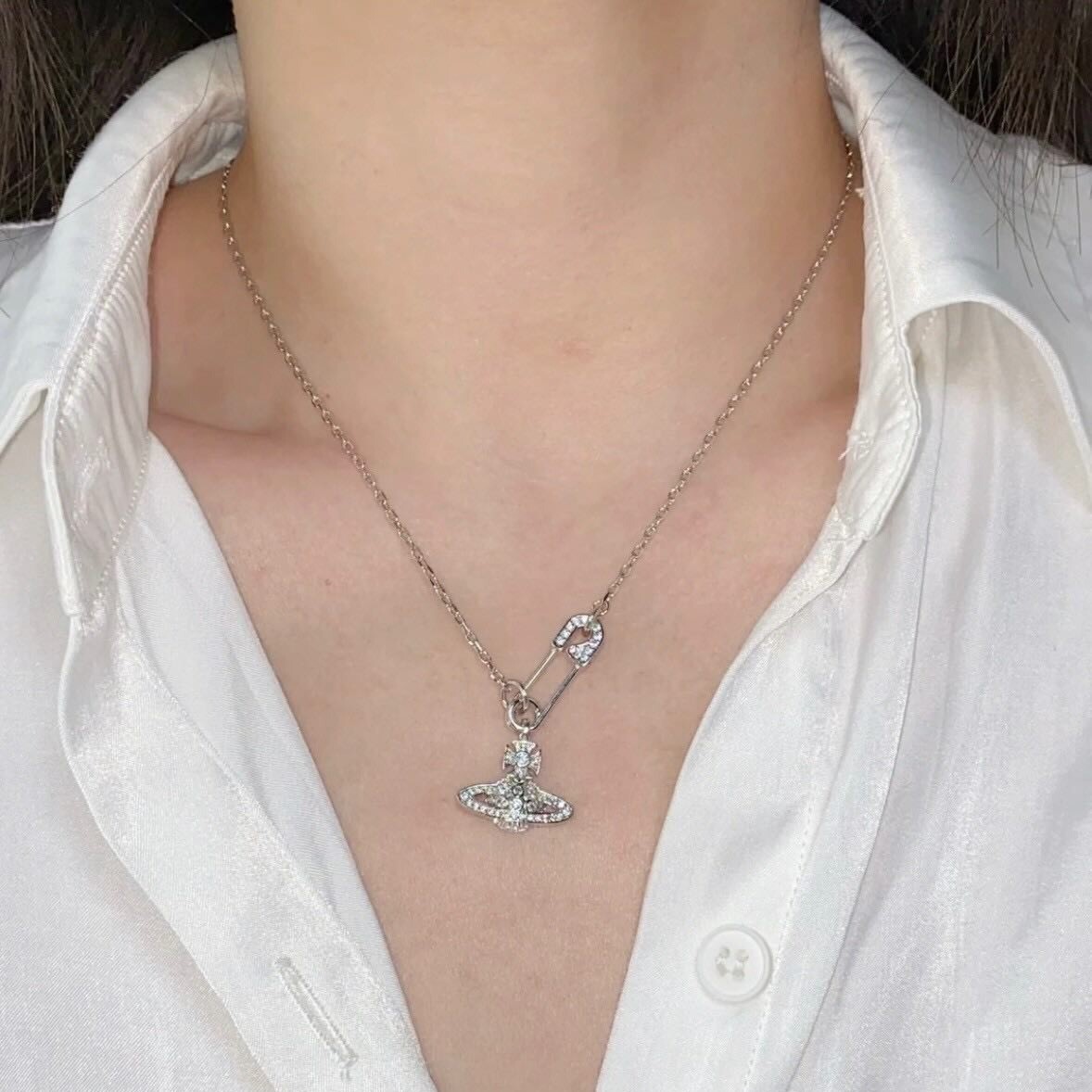 Vivienne Westwood鋯石扣針項鍊