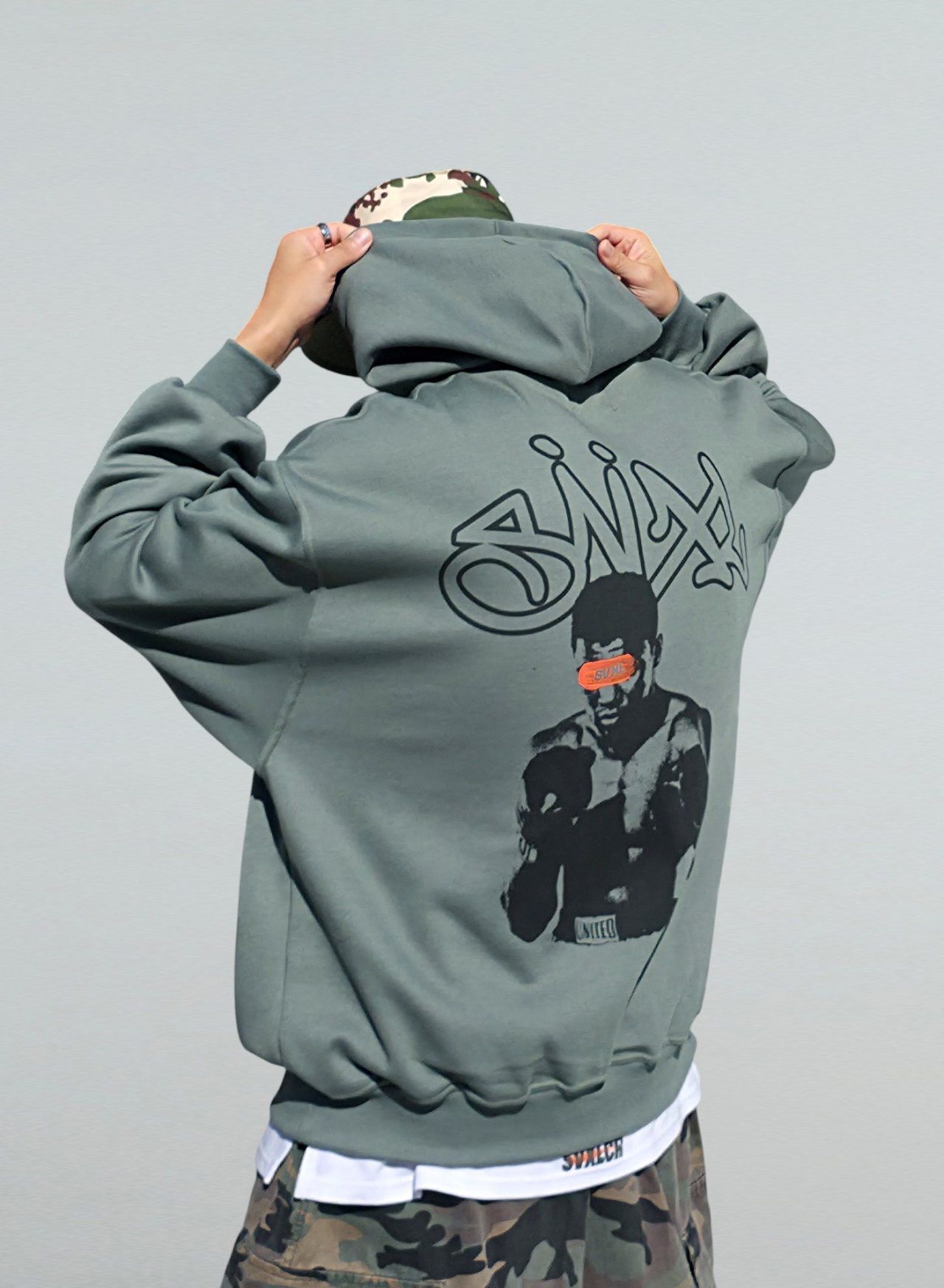 OverSize英文字圖案連帽衛衣(薄抓毛底) SVXL-094T