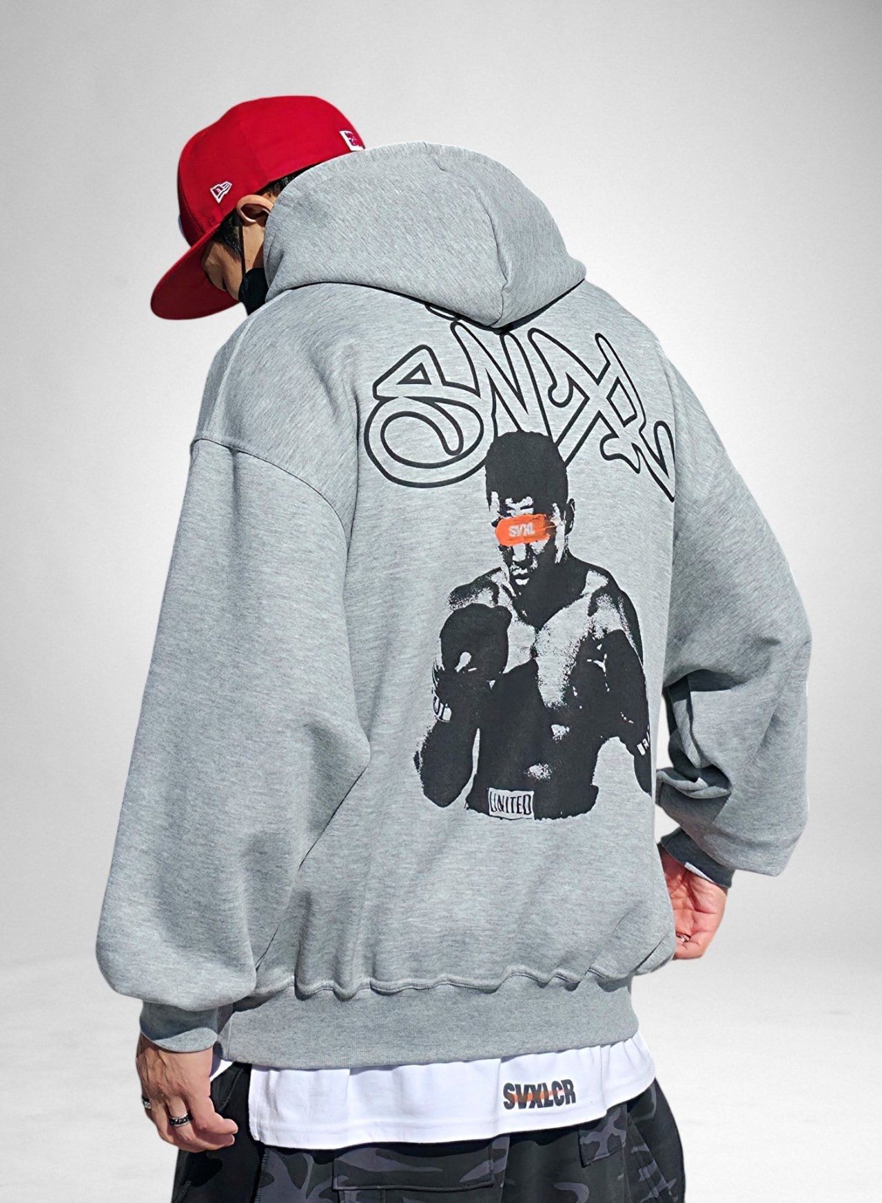 OverSize英文字圖案連帽衛衣(薄抓毛底) SVXL-094T