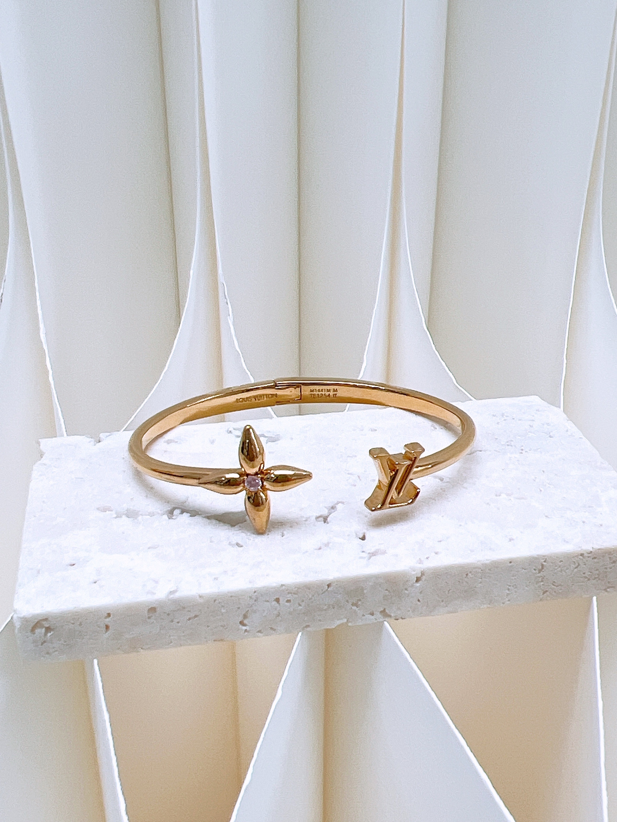 Lv louisette signature bracelet M