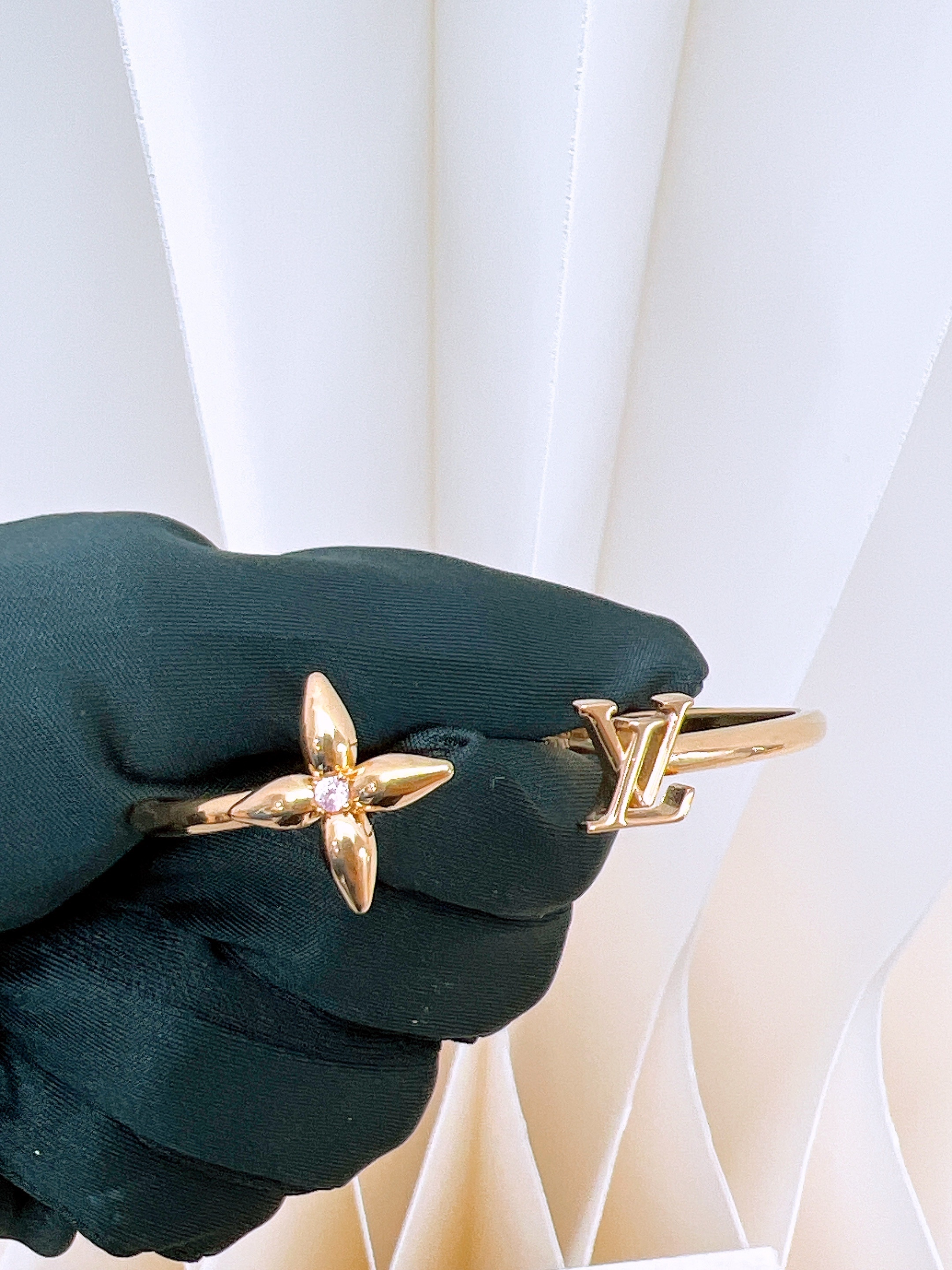 Lv louisette signature bracelet M