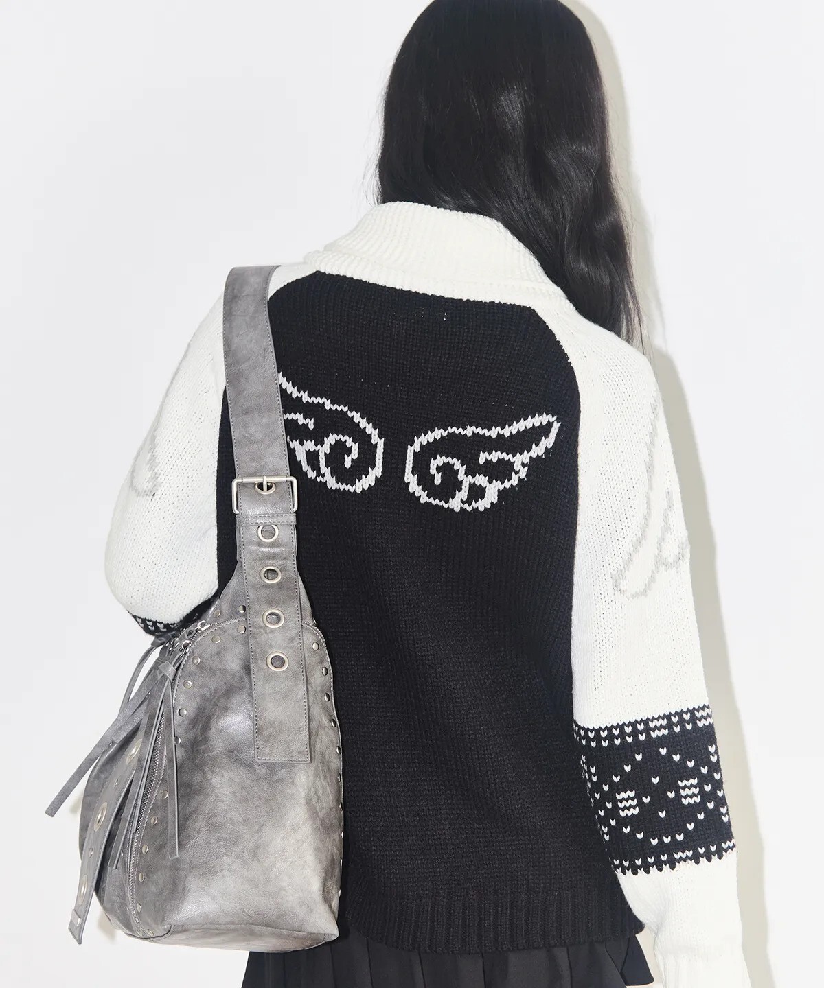 illigo - angel ring cowichan knit zipup (black)