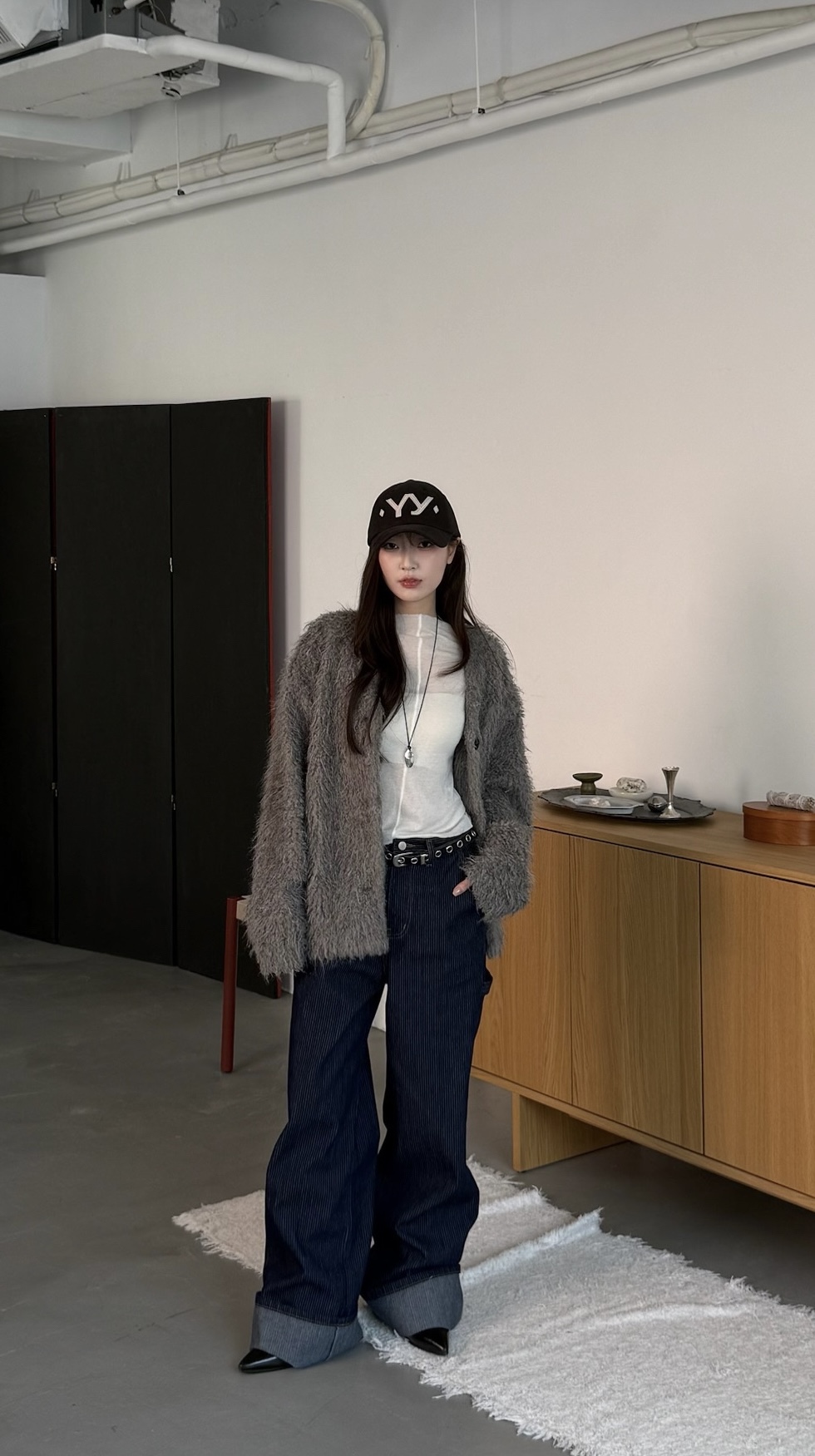 熱銷回歸款-小千金長毛排釦外套(白/灰)