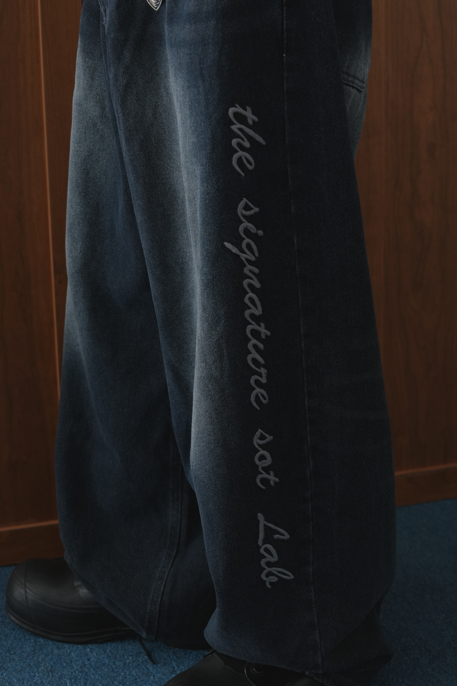 Wrap Embroidered Dyed Denim #牛仔褲