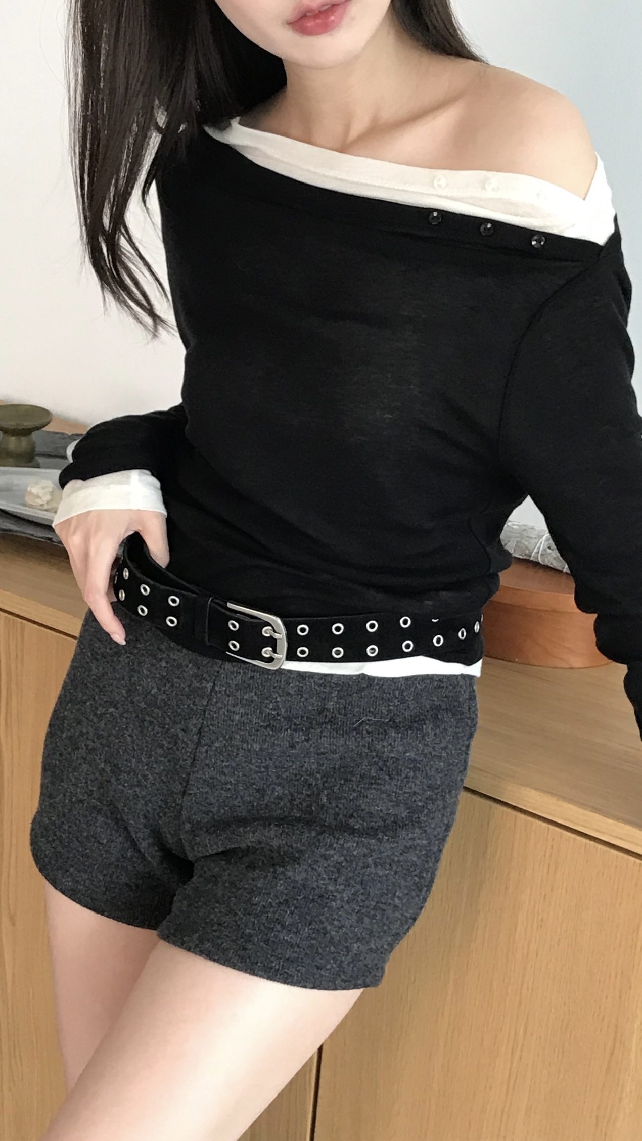 入冬穿搭必備～顯瘦磨毛短褲(黑/灰)