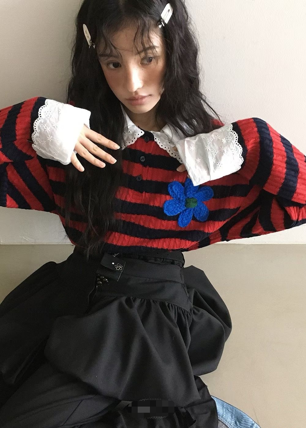 毛線花條紋白領針織衫