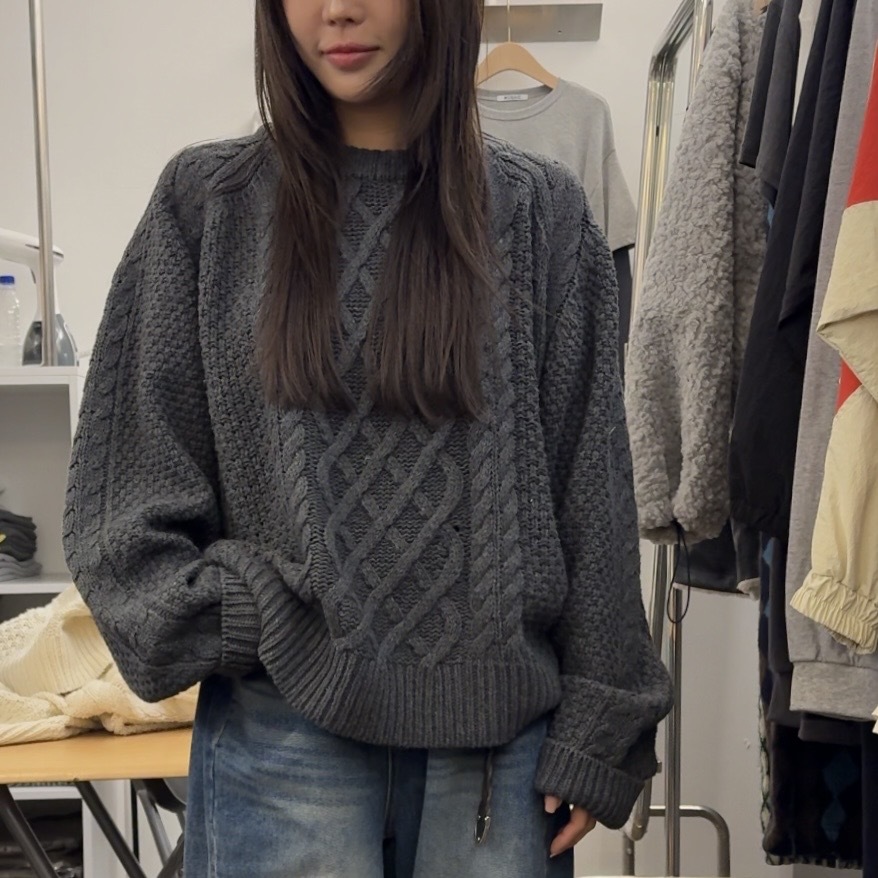 NB17緊急上架!側面也顯瘦的慵懶羊毛毛衣(墨)