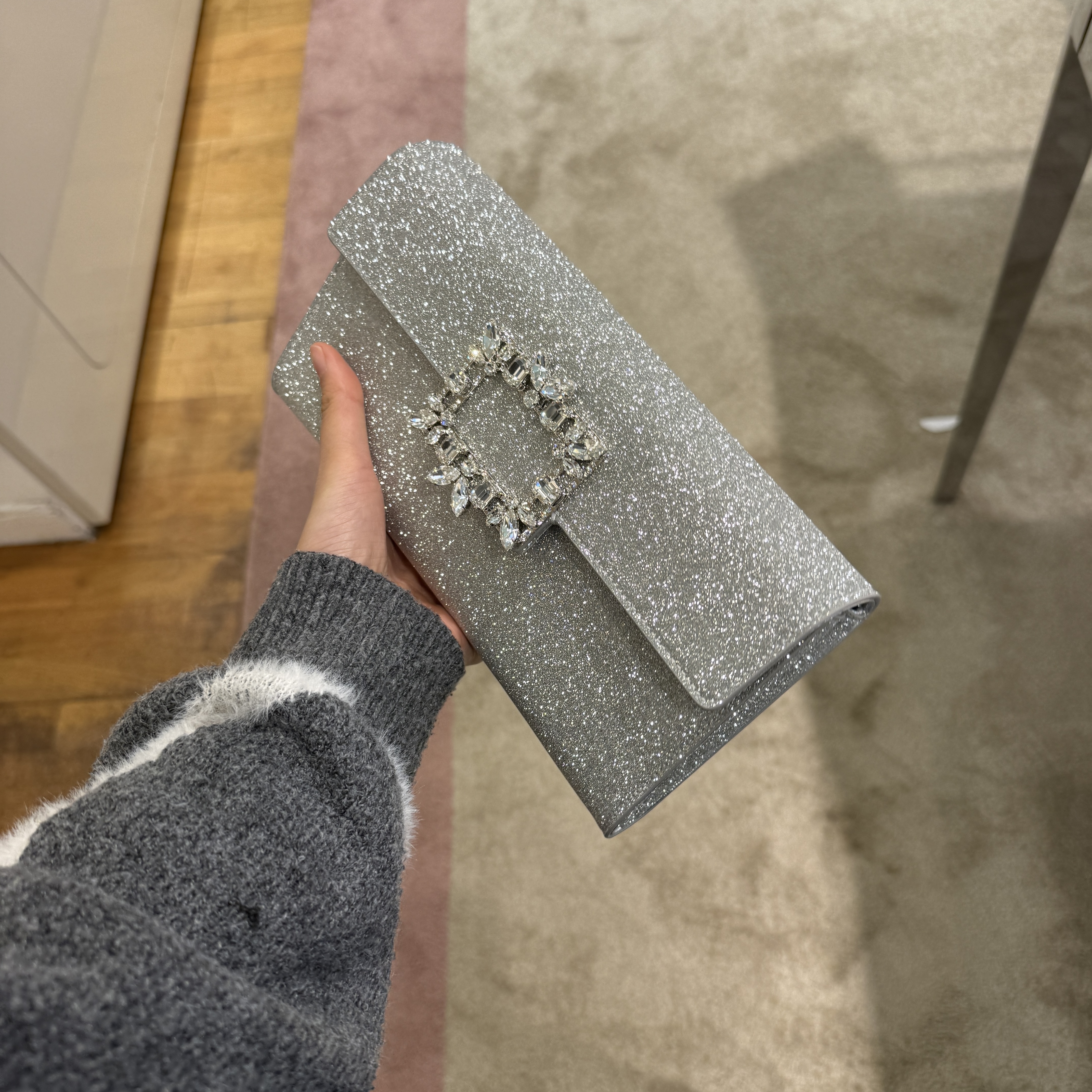 Roger Vivier broche envelope strass clutch silver