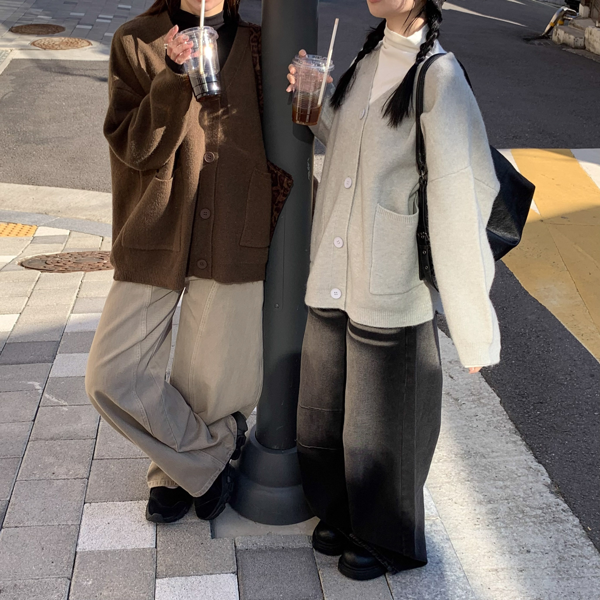 ISA_秋冬暖心推薦!!同色釦V領厚暖毛衣外套_41012