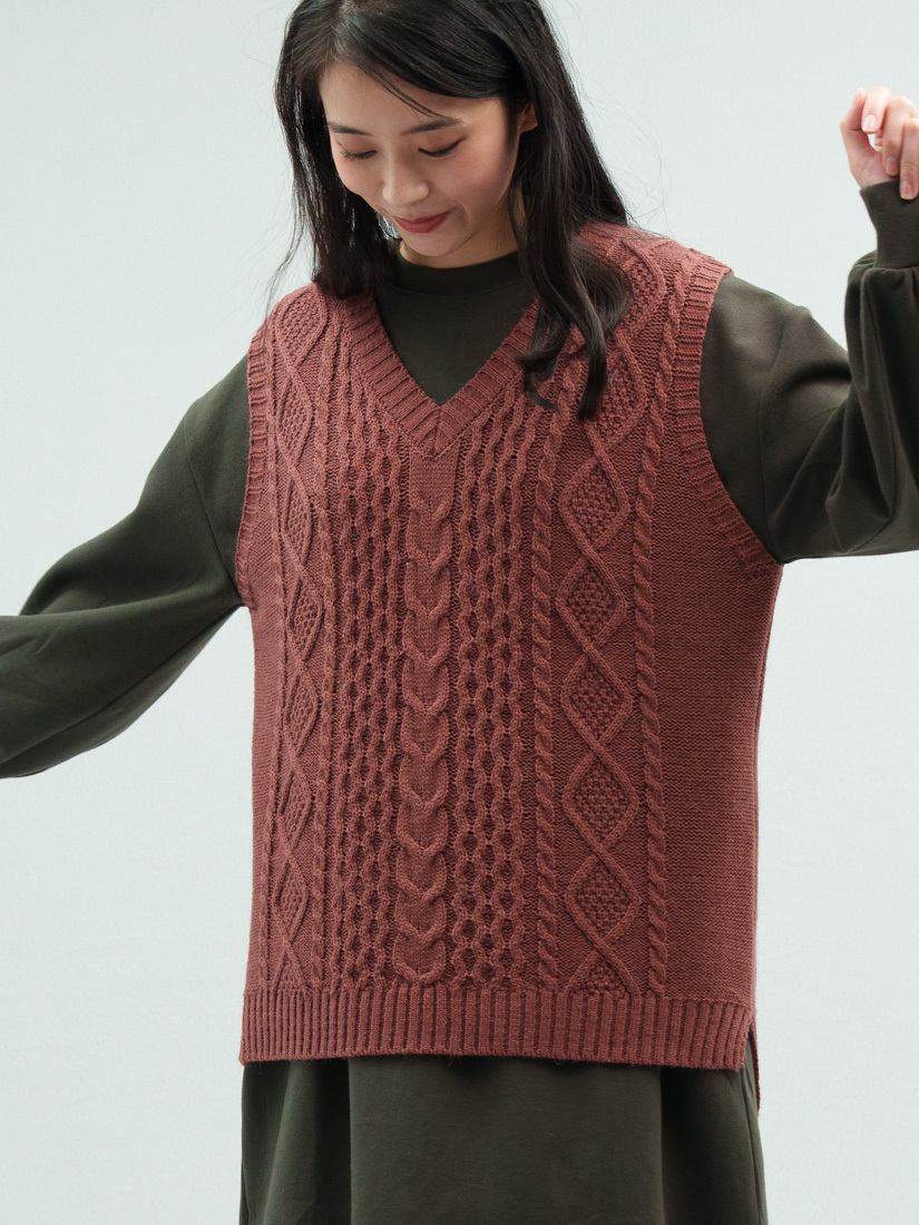 親膚紗線同色調層次混色針織背心