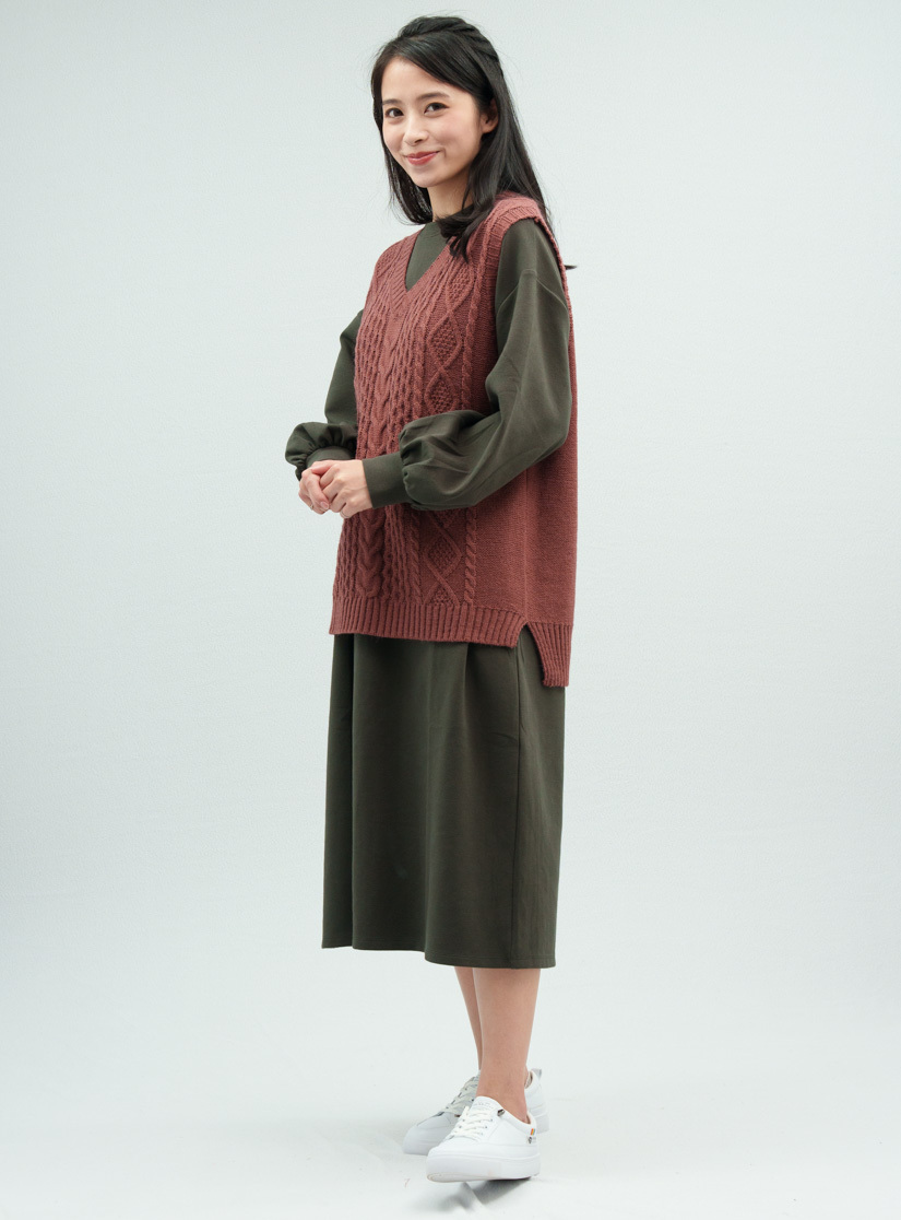 寬版設計垂墜修身V領針織背心