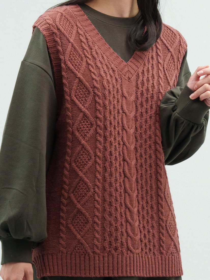 大小麻花與菱格紋立體織紋針織背心