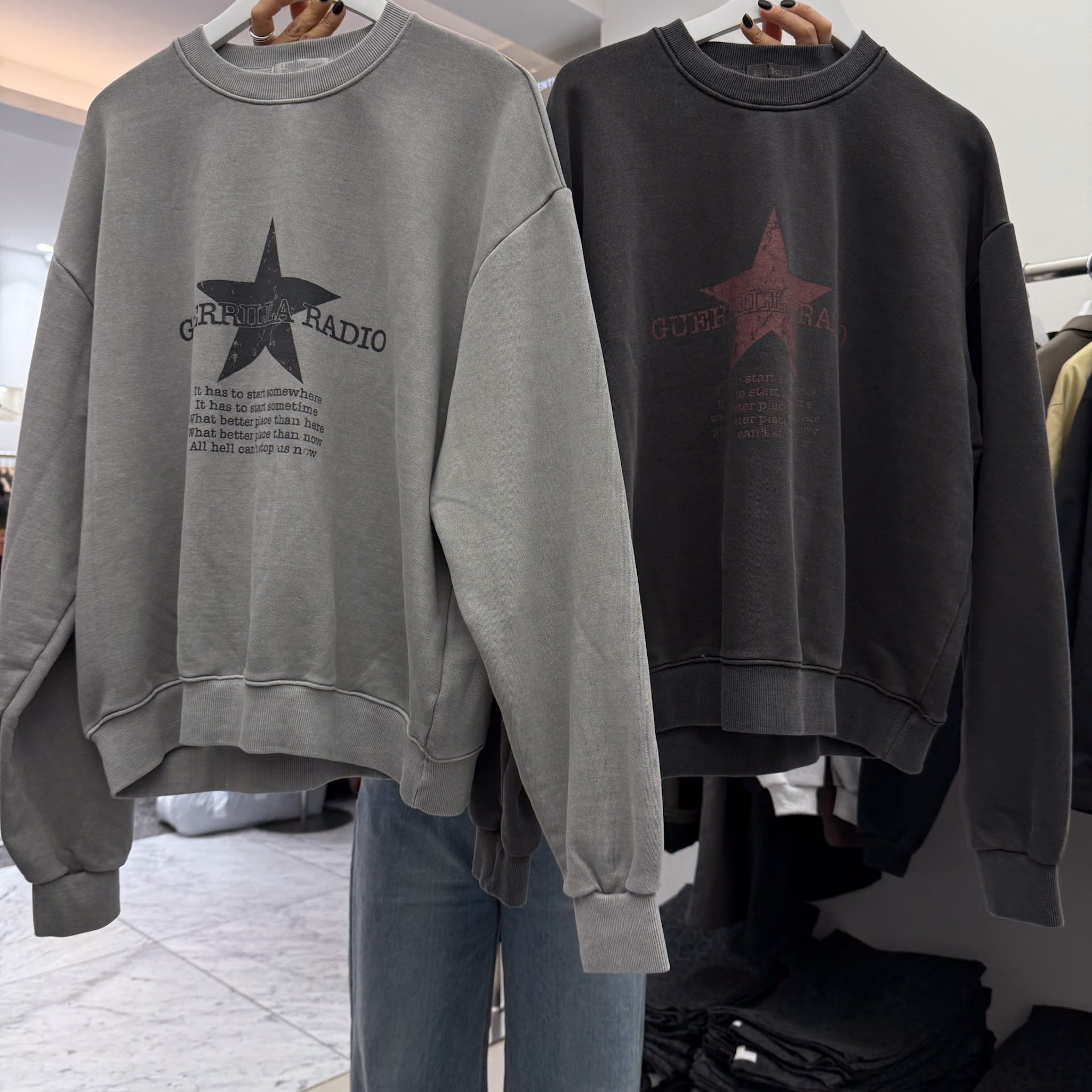 無磨毛水洗星星大學Ｔ(灰/墨)