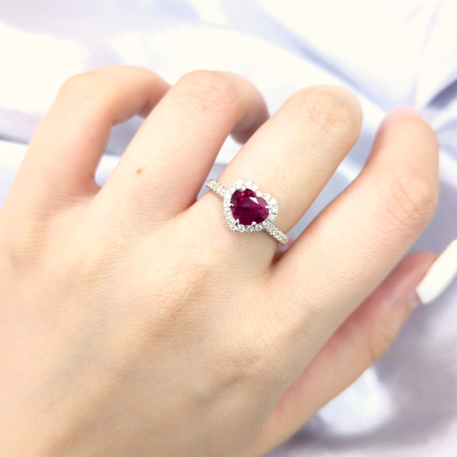 全新18K白金【單粒1卡33份紅寶石】配30份鑽石戒指