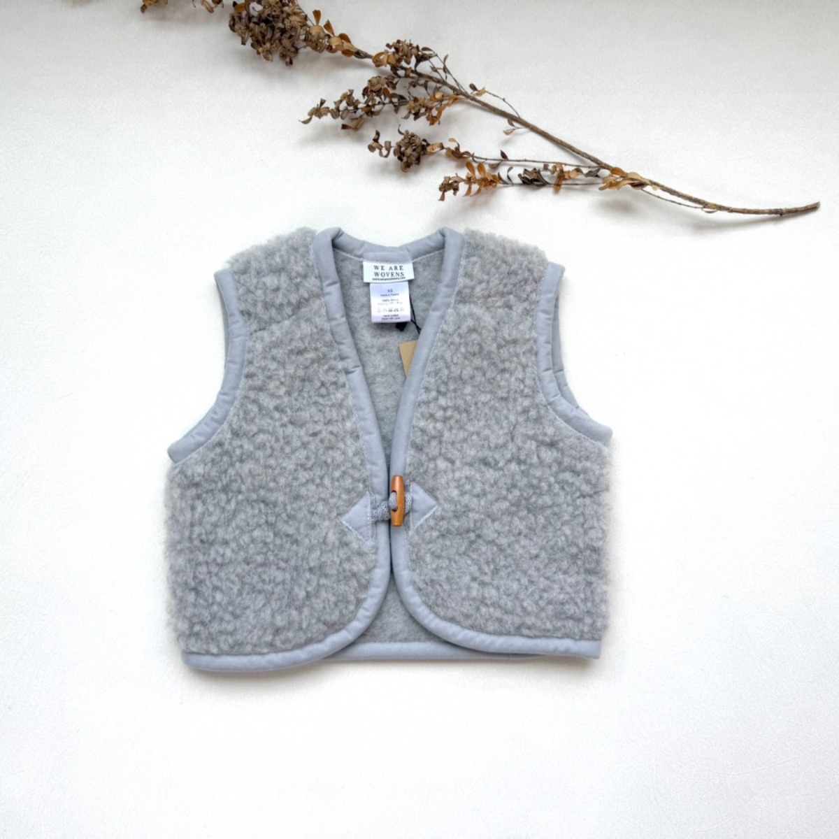 We Are Wovens 牛角扣羊毛背心 bodywarmer - Earl Grey