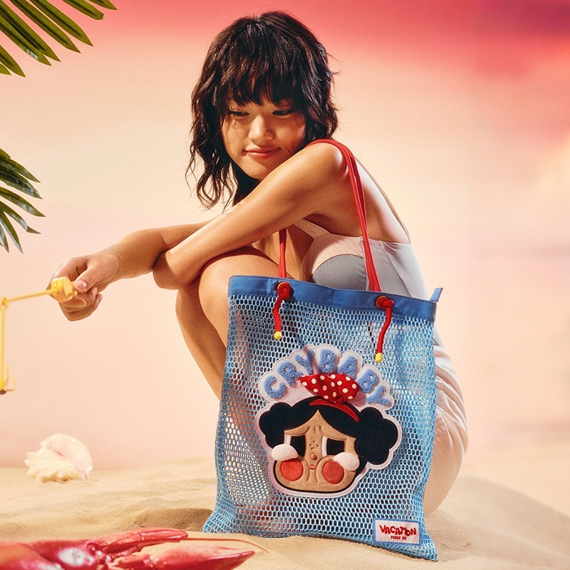 POPMART CRYBABY Vacation Mode On系列 - TOTE BAG (H11 PO511)