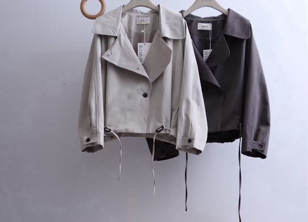 690 下襬抽繩造型風衣外套