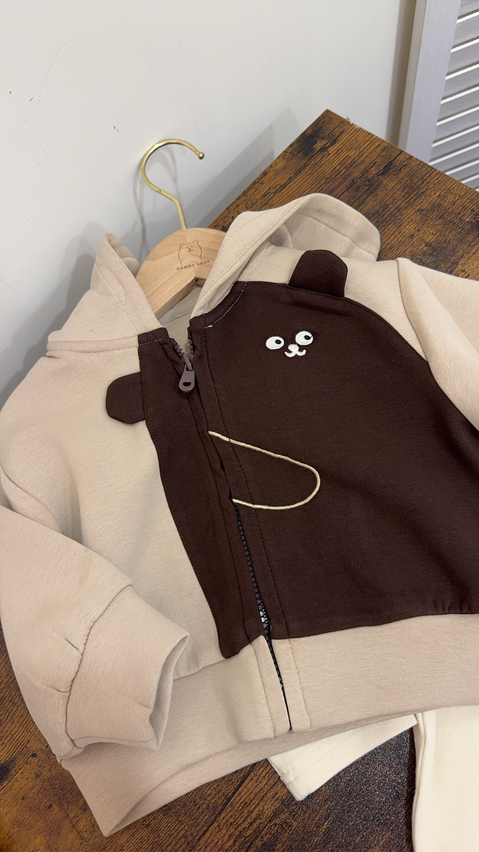 wz35020小熊拼色連帽外套