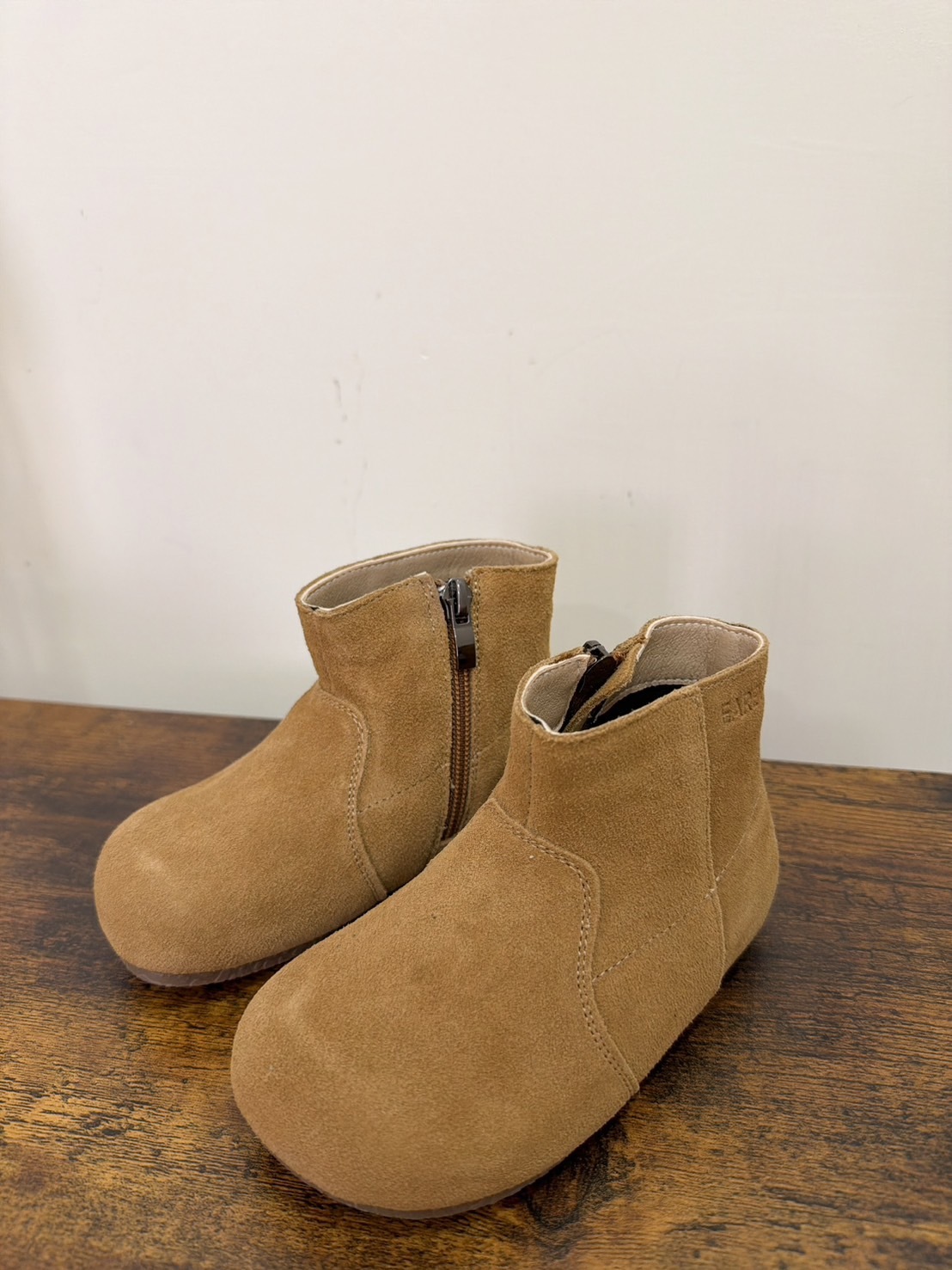 中性麂皮軟墊靴