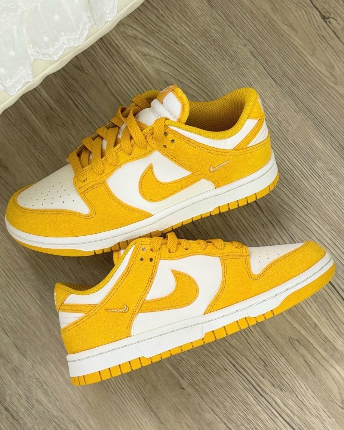 Nike Dunk Low "Pale Ivory" 芒果奶酪 黃白 螺紋小金勾 復古 麂皮 低筒休閒鞋 女鞋