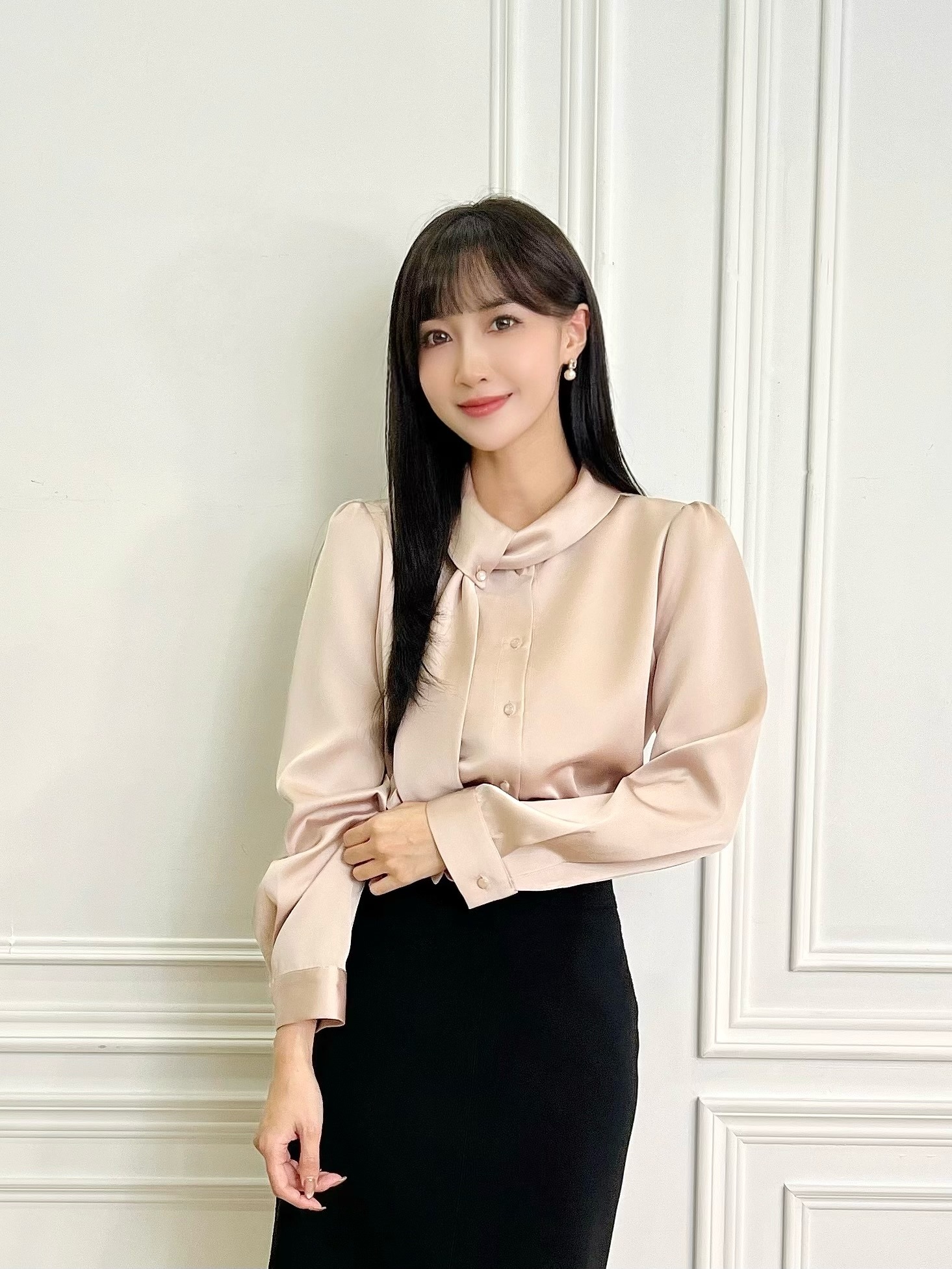 緞光短領巾上衣