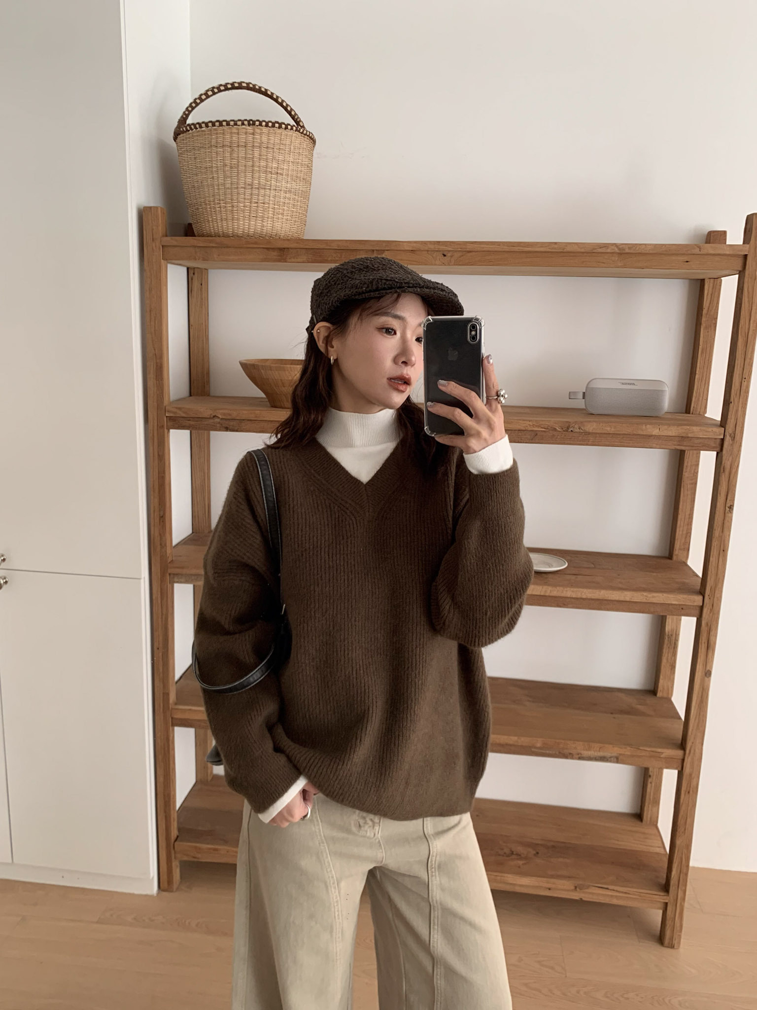 ISA_【ISA MADE】每年都不能放過!! V領基本款針織毛衣_41108