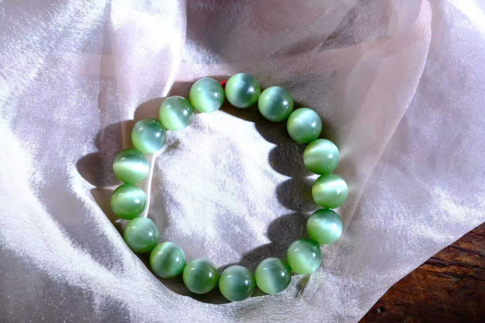 1023728 和田玉碧玉強貓眼手串 (12mm直徑)