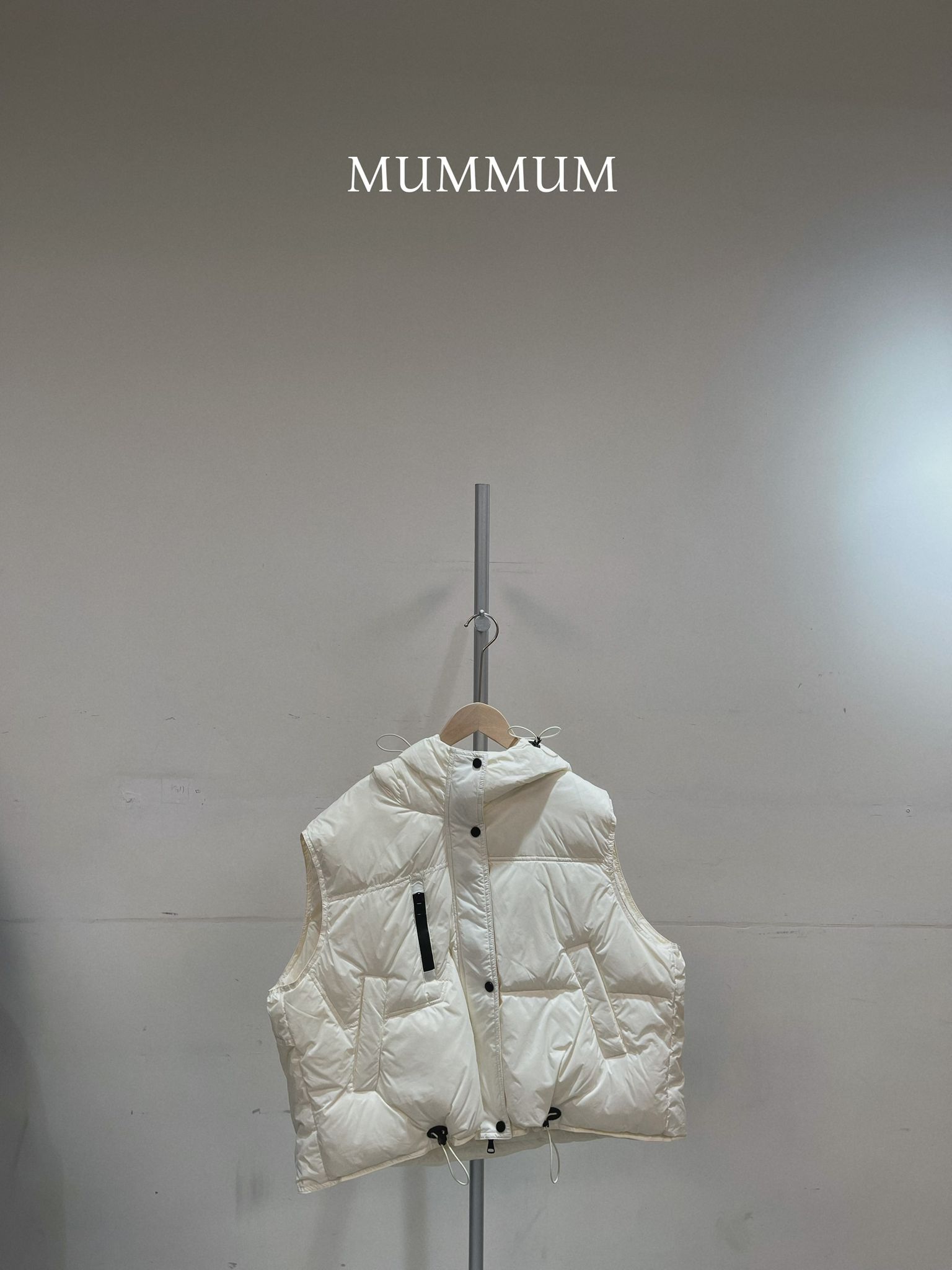 0212840a/輕量連帽羽絨背心 52/52/23