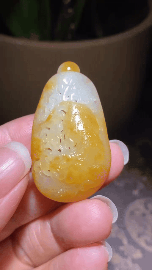 1023722 和田玉籽料獨籽香囊