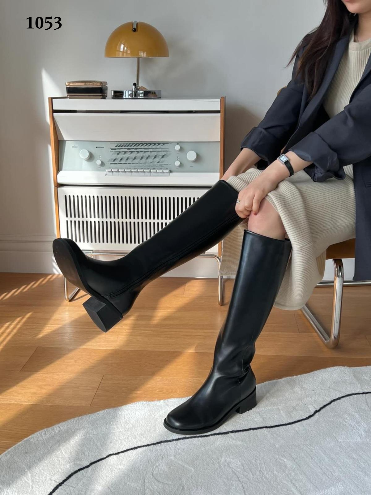 TU02 後踭1.5高 SIZE:225-250  偏細 不足碼 $359