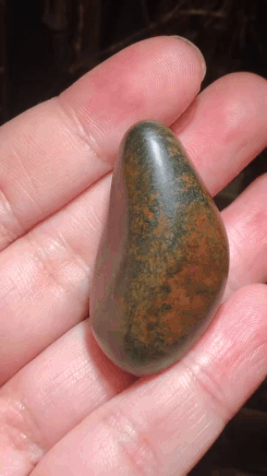 1023725 和田玉原籽