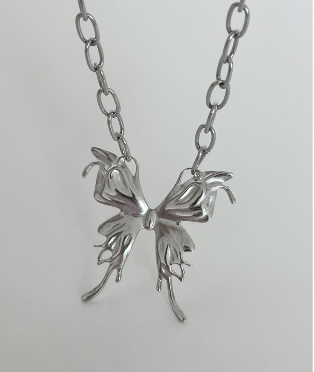 OFUSE - butterfly necklace(bold)