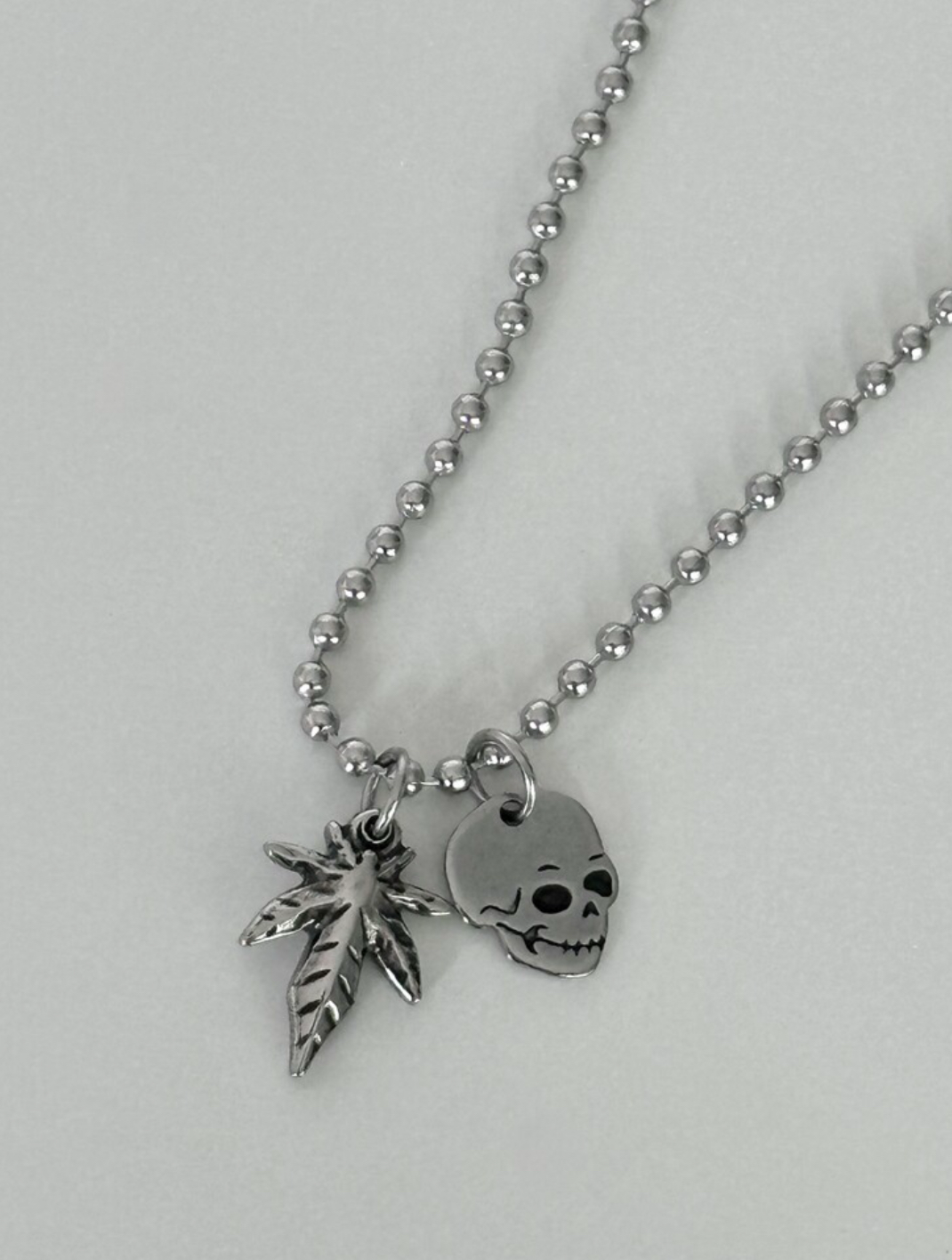 OFUSE - skull necklace